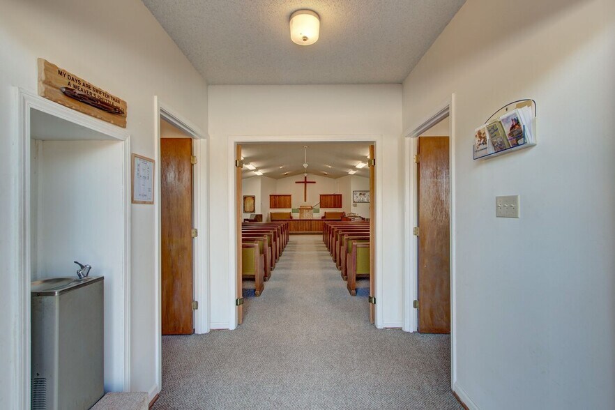 More Photos Of 490 Vickery St, Hartwell Religious Facility For Lease