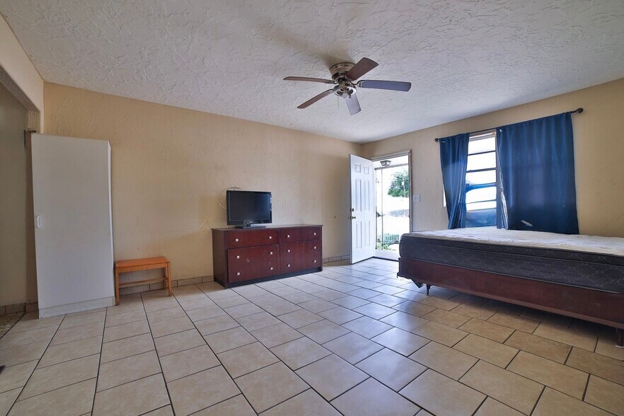 More Photos Of 2320 S Main St, Grove Multifamily For Sale