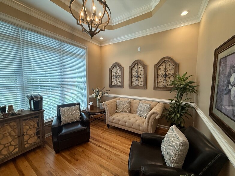 More Photos Of 4595 Towne Lake Pky, Woodstock Medical For Lease