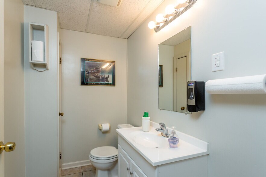 More Photos Of 2408 Hickory St, Staunton Religious Facility For Sale