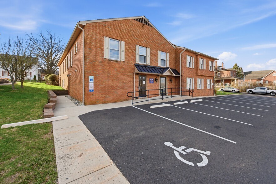 More Photos Of 307 E Broad St, Souderton Medical For Lease
