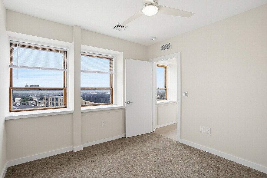 More Photos Of 250 College Ave, Lancaster Apartments For Lease