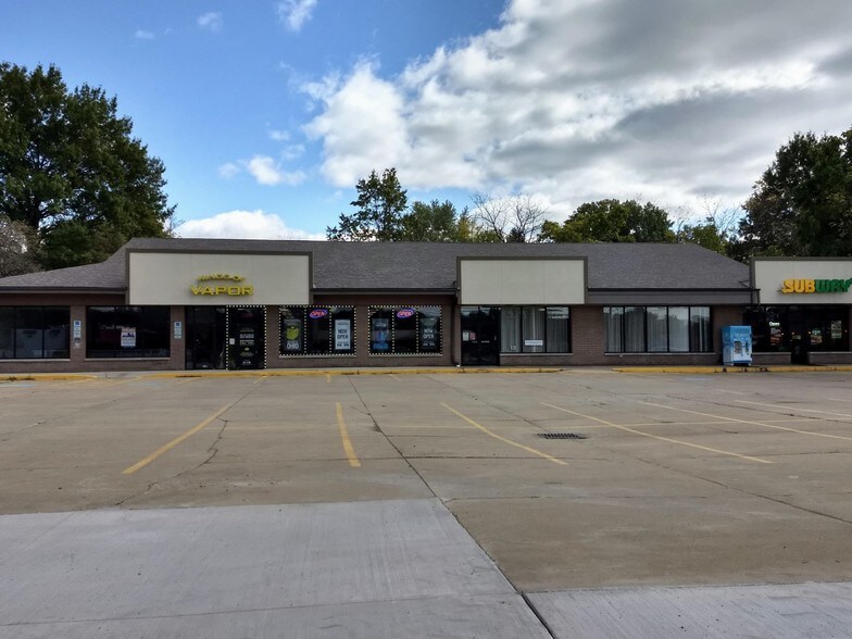 Primary Photo Of 4039-4049 S Cleveland Massillon Rd, Barberton Unknown For Lease