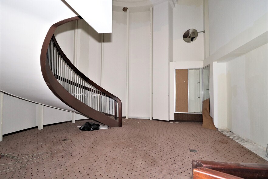 More Photos Of 4 W Fourth St, Cincinnati Office Residential For Sale