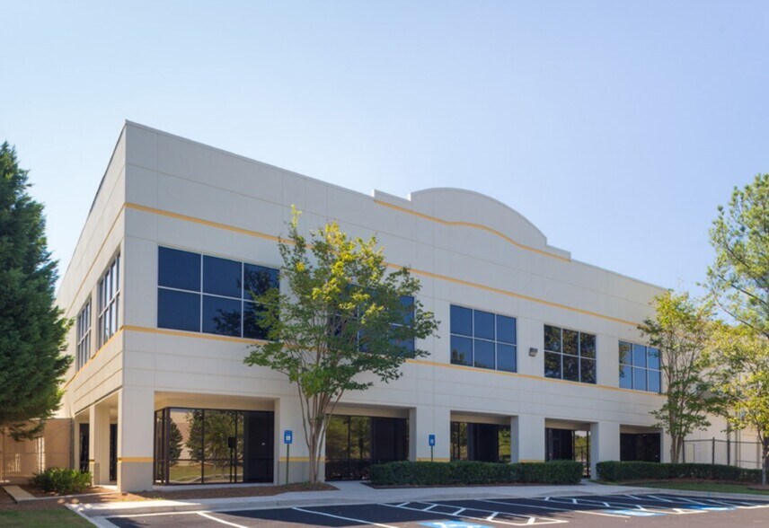 More Photos Of 237 Greenwood Industrial Ct, McDonough Distribution For Lease