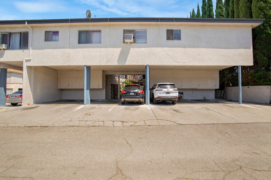 More Photos Of 1117 S Spaulding Ave, Los Angeles Apartments For Sale