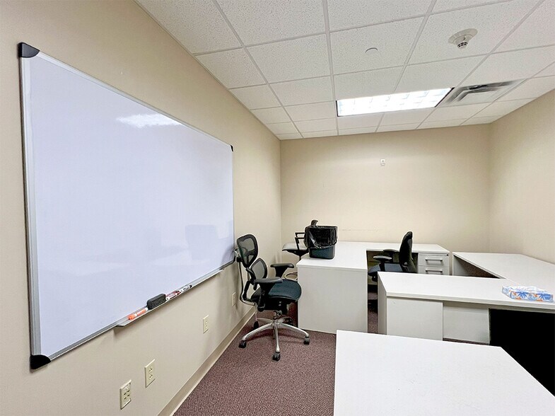 More Photos Of 620 Pierce Blvd, O'Fallon Office For Lease
