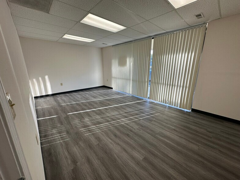 More Photos Of 101 Demorest Square Dr, Demorest Unknown For Lease