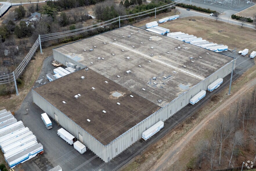 More Photos Of 8326 Bethlehem Rd, Manassas Warehouse For Sale