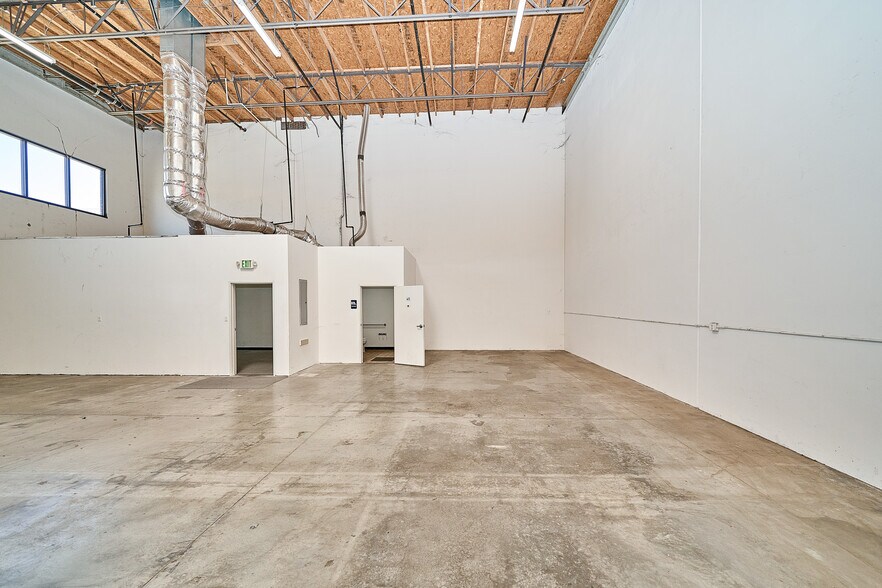 More Photos Of 1773 W San Bernardino Rd, West Covina Warehouse For Sale