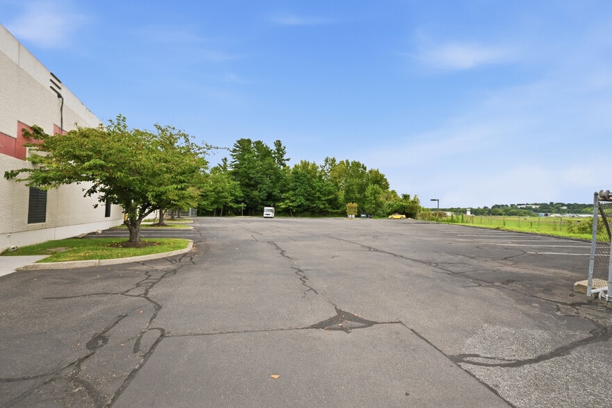 More Photos Of 70 Backus Ave, Danbury Industrial For Lease
