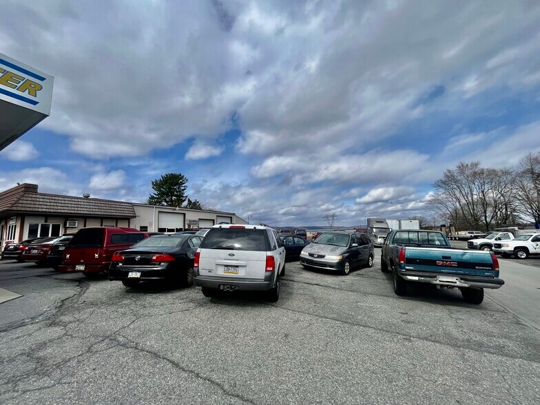 More Photos Of 2164 Community Dr, Bath Auto Repair For Sale