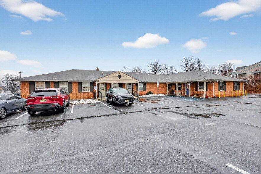 More Photos Of 1701 Wynwood Dr, Cinnaminson Medical For Sale