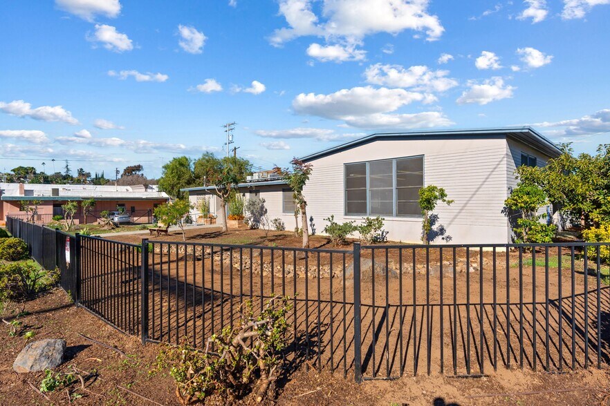 More Photos Of 130 E Alvarado St, Fallbrook Office For Lease