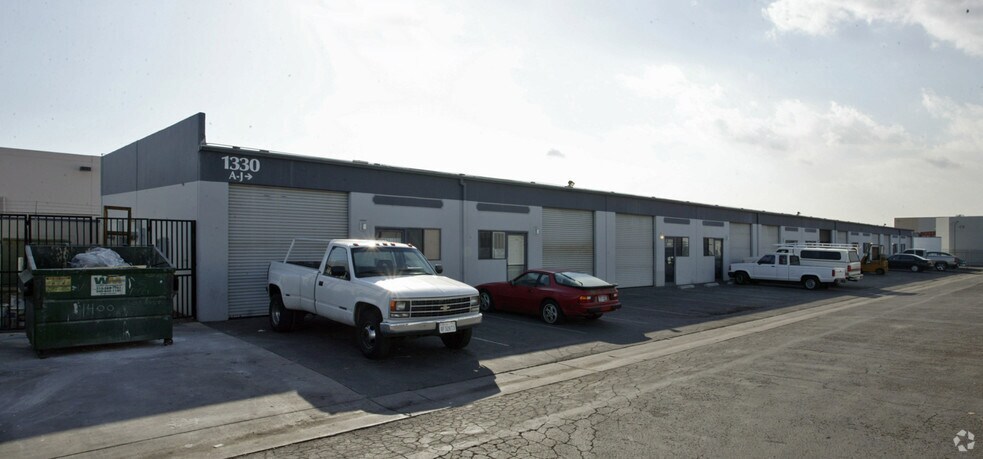 More Photos Of 1330 E Saint Andrew Pl, Santa Ana Manufacturing For Lease