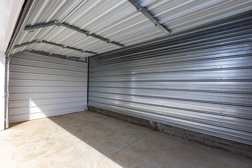 More Photos Of 665 David Ave, Danville Self Storage For Lease