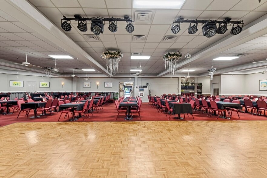 More Photos Of 4725 Vincennes Blvd, Cape Coral Restaurant For Sale