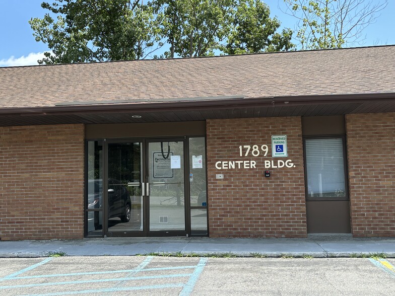 Primary Photo Of 1789 Us-9, Clifton Park Storefront Retail Office For Lease