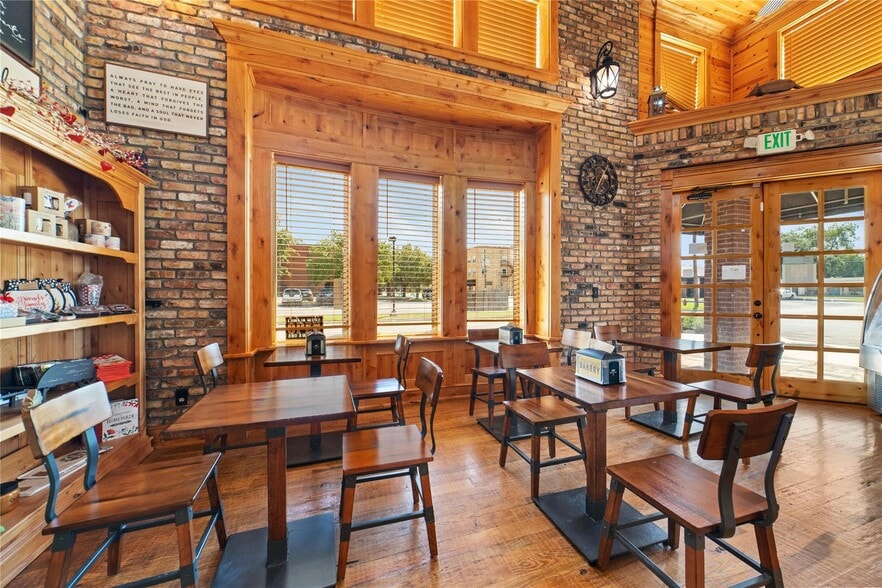 More Photos Of 301 E Brown St, San Saba Freestanding For Sale