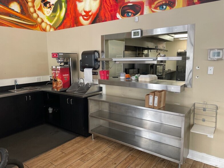 More Photos Of 200 Dauphin St, Mobile Storefront Retail Office For Lease