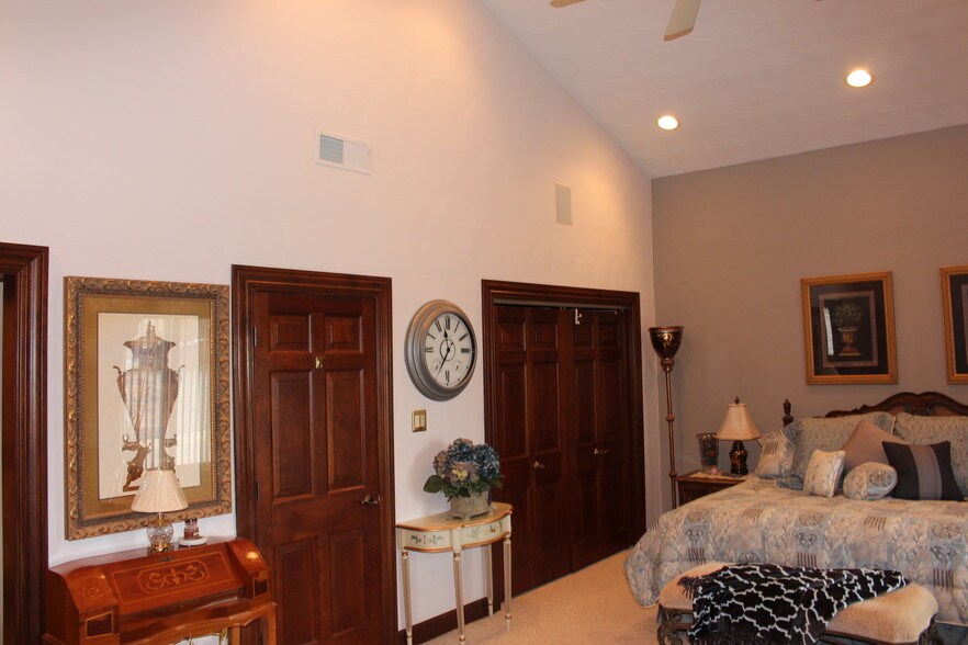 More Photos Of 725 Main St, Wintersville Restaurant For Sale