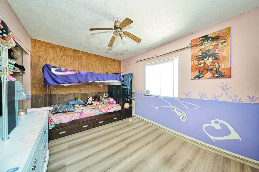 More Photos Of 2001 W Myrtle St, Santa Ana Apartments For Sale