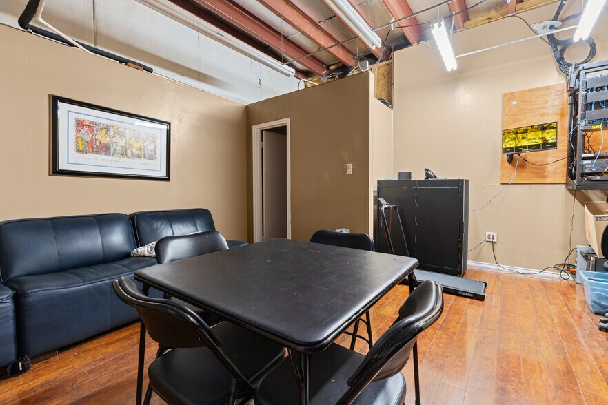 More Photos Of 408 Nasa Rd 1, Webster Freestanding For Lease