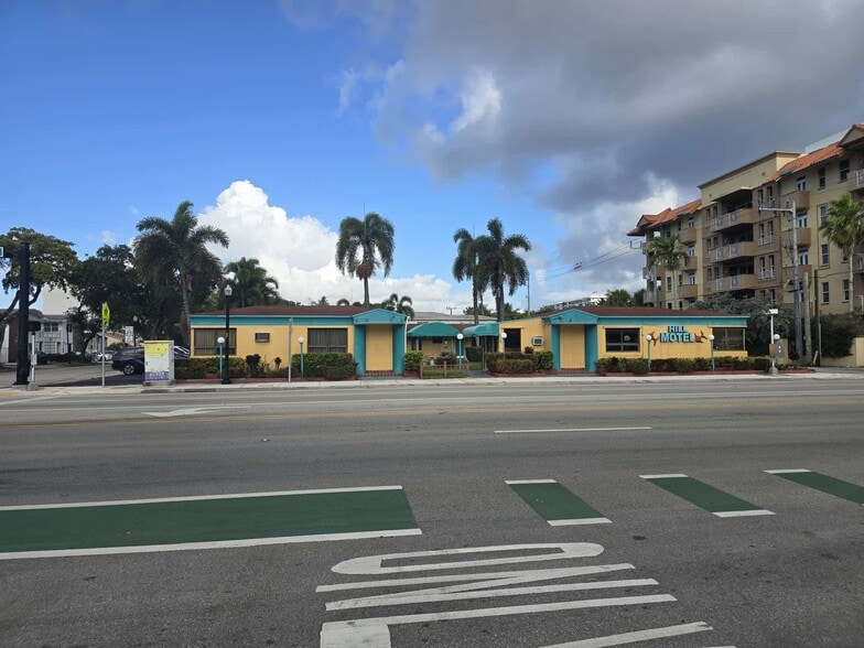 More Photos Of 418 S Federal Hwy, Hollywood Hotel For Sale