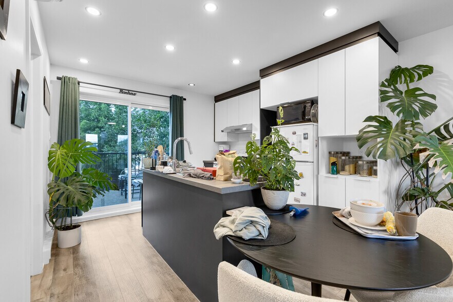More Photos Of 1611-1615 Rue Godin, Longueuil Apartments For Sale