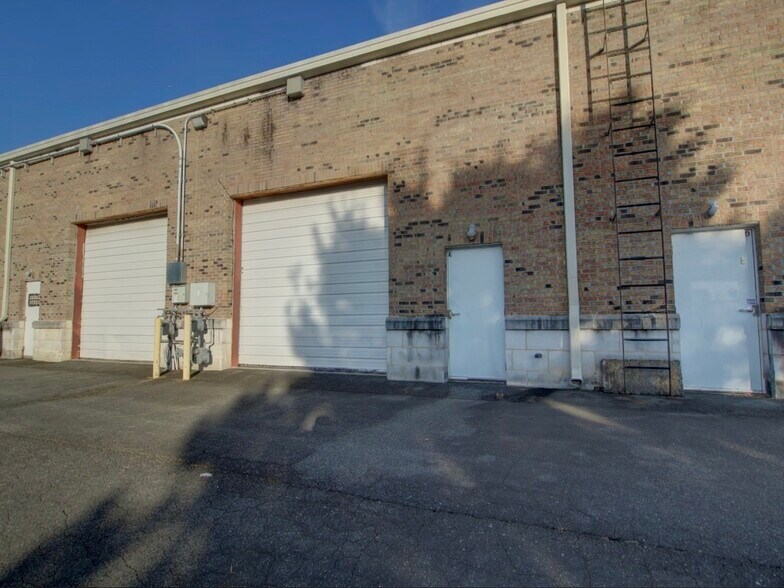 More Photos Of 1000 Van Buren Ave, Indian Trail Flex For Lease