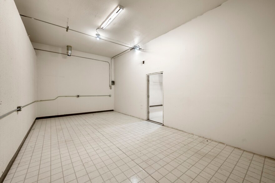 More Photos Of 4837 N Washington St, Denver Freestanding For Sale