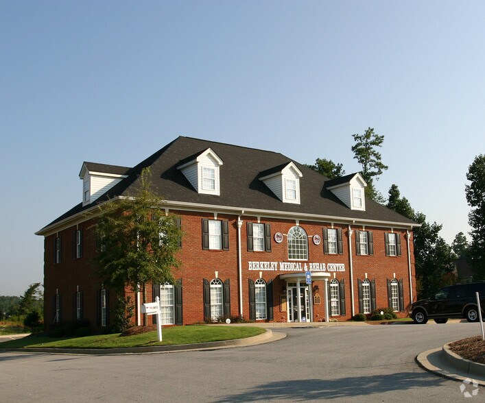 More Photos Of 4711 Peachtree Industrial Blvd, Berkeley Lake Office For Lease