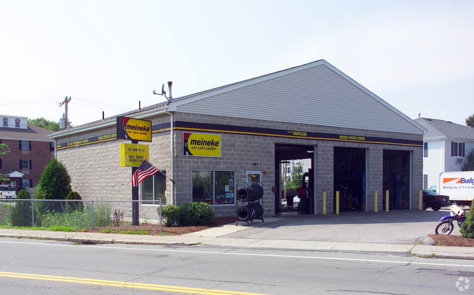 More Photos Of 47 Chauncy St, Mansfield Auto Repair For Sale