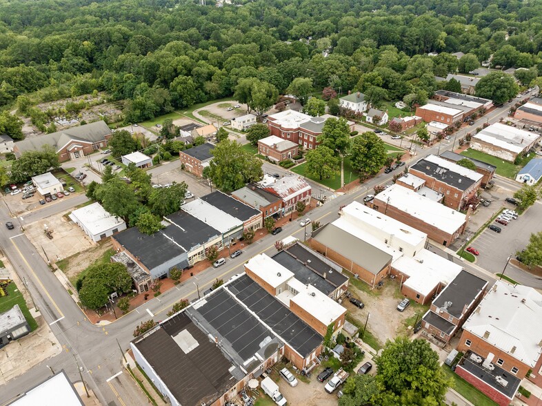More Photos Of 132 S Main St, Warrenton Storefront For Sale