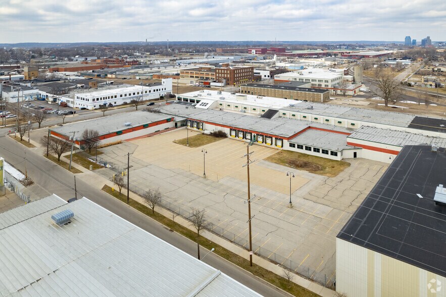 Primary Photo Of 1500 Buchanan Ave SW, Grand Rapids Warehouse For Lease