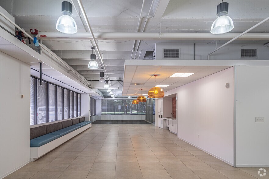 More Photos Of 263 N Sam Houston Pky E, Houston Office For Sale