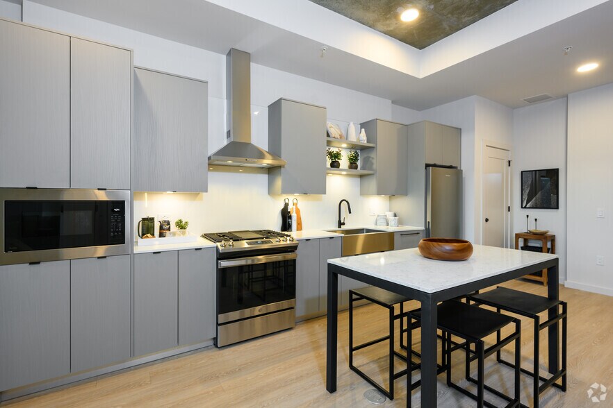 More Photos Of 3030 S Potomac Ave, Arlington Multifamily For Sale