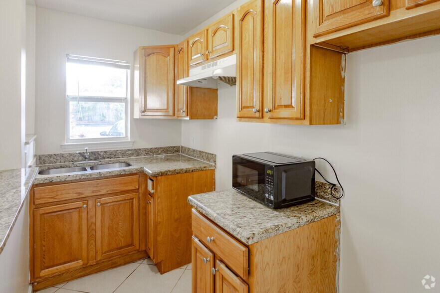 More Photos Of 900-902 SE 1st St, Pompano Beach Apartments For Sale