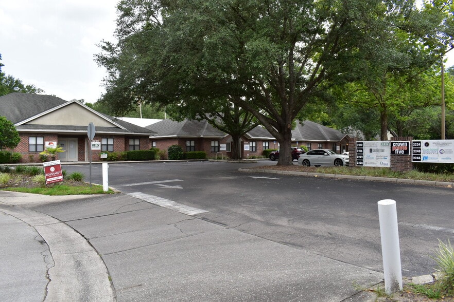 More Photos Of 2210 NW 40th Ter, Gainesville Medical For Sale