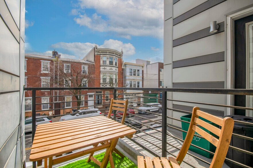 More Photos Of 1860 Frankford Ave, Philadelphia Storefront Retail Residential For Sale