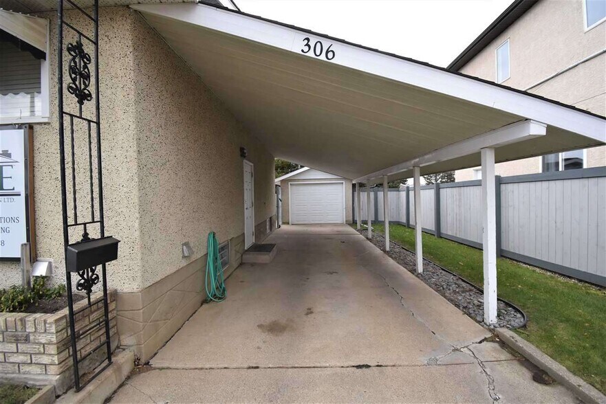 More Photos Of 306 Calahoo Rd, Spruce Grove Office For Sale
