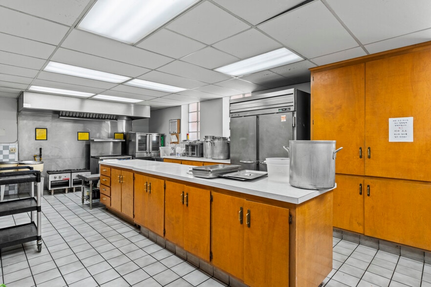 More Photos Of 13106 Bailey St, Whittier Religious Facility For Sale