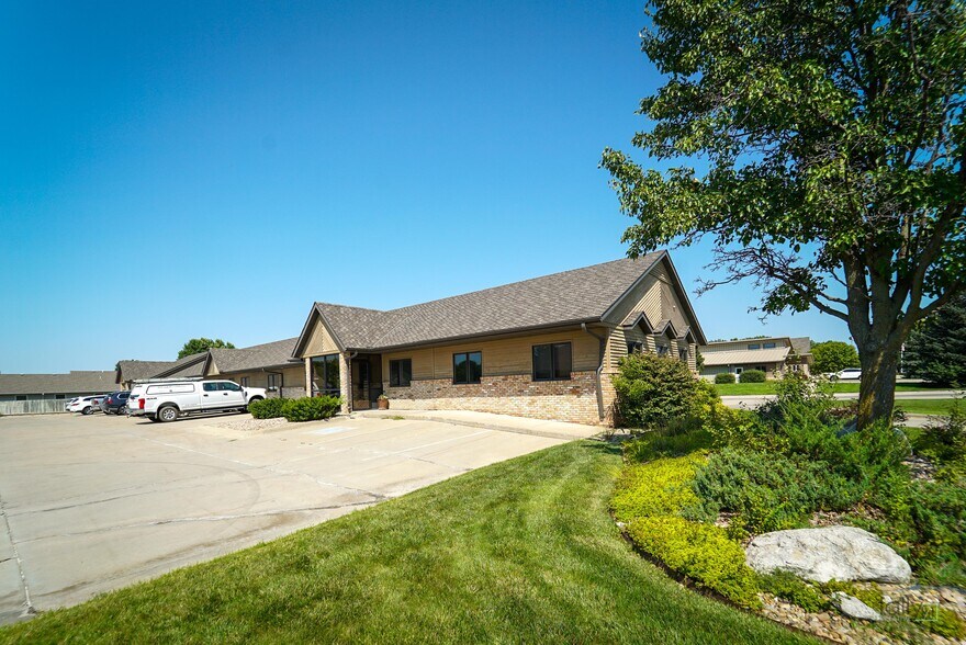 More Photos Of 3032 W Stolley Park Rd, Grand Island Office For Lease