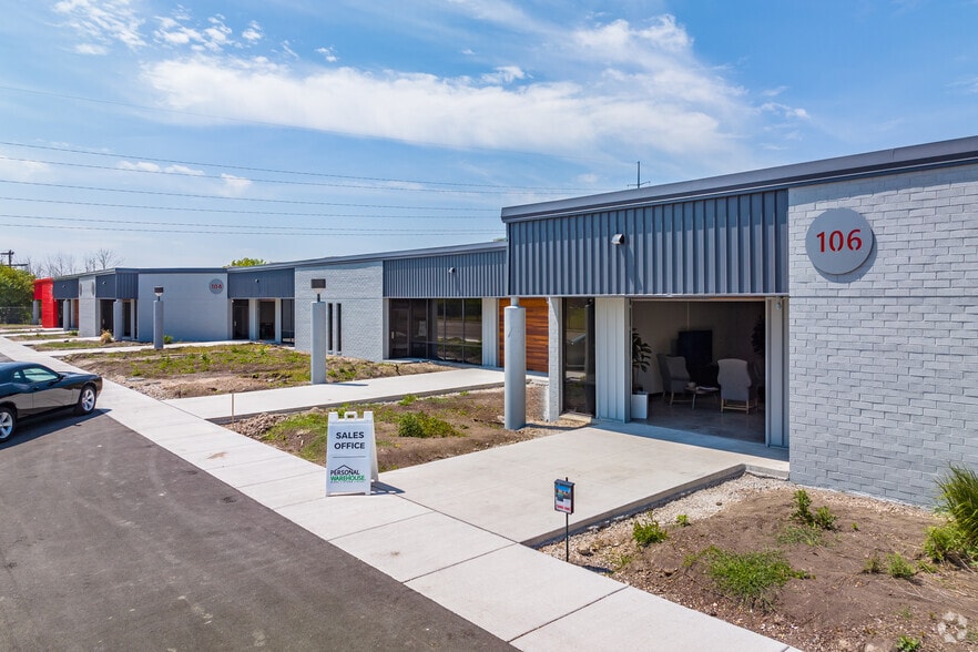 More Photos Of 8949 N Deerbrook Trl, Brown Deer Light Distribution For Sale