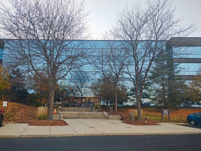 More Photos Of 20225 Water Tower Blvd, Brookfield Coworking Space