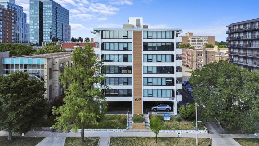 Primary Photo Of 930 North Blvd, Oak Park Apartments For Lease