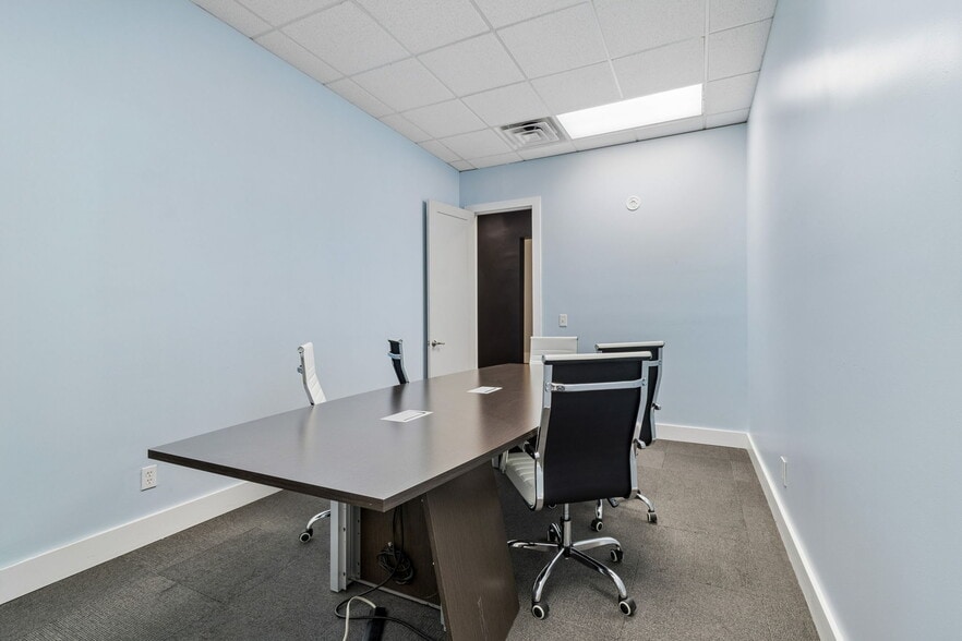 More Photos Of 2801-2805 Dr Martin Luther King Jr St N, Saint Petersburg Storefront Retail Office For Lease