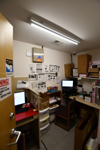 More Photos Of 1016 Winchester Rd, Irvine Freestanding For Lease