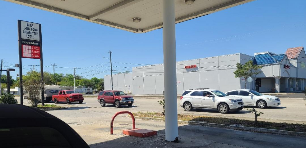 More Photos Of 1027 Mason Ave, Daytona Beach General Retail For Sale