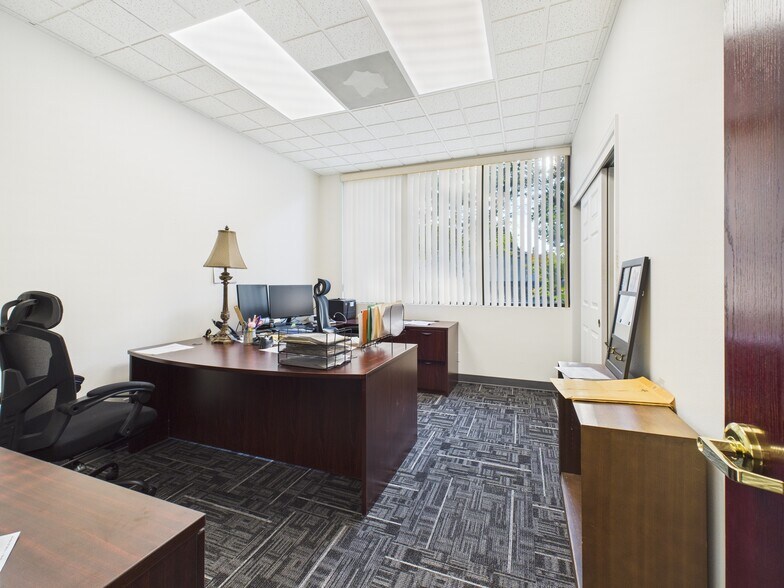 More Photos Of 1110 N Five Mile Rd, Boise Office For Sale